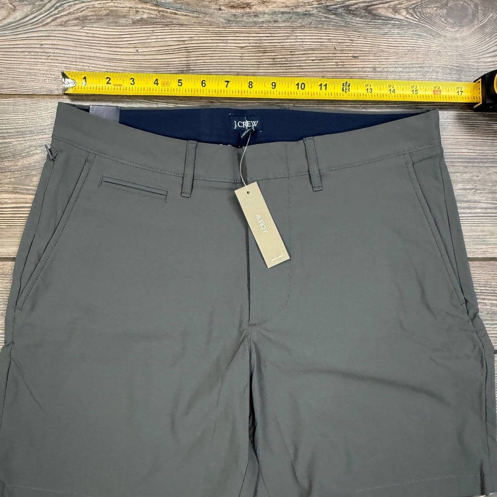 J.Crew Mens Size 31 Tech Short Grey Green 7" Inseam Water Resistant UPF 50+ New - Picture 3 of 9